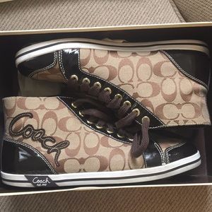 Authentic coach shoes🖤